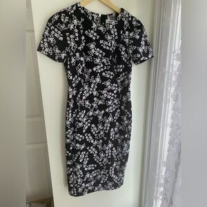Calvin Klein Floral Sheath Dress Size 4 Black White Career Office Scuba Crepe